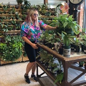 Vintage Hawaiian /black & white graphic print top